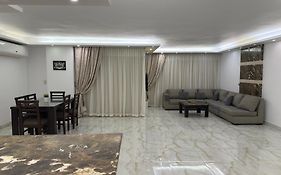 Le Royal Residence 2